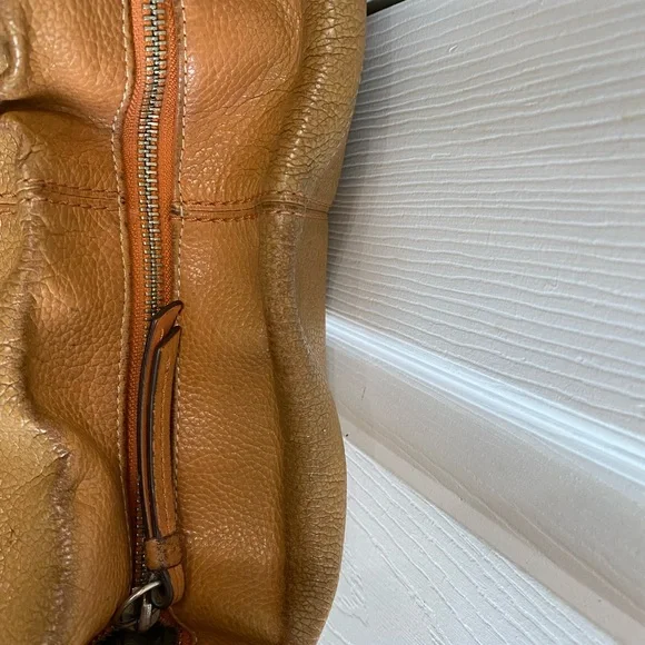 Vintage COACH Pebble F15064 in excellent condition 15 by 11 inch clean interior - Picture 7 of 10